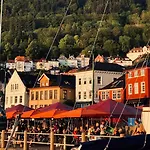 Contemporary City-apartement With Views Of The Dock! Apartment Bergen