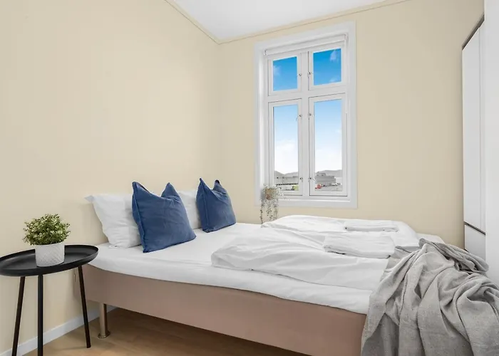 Apartment Contemporary City-apartement With Views Of The Dock! *